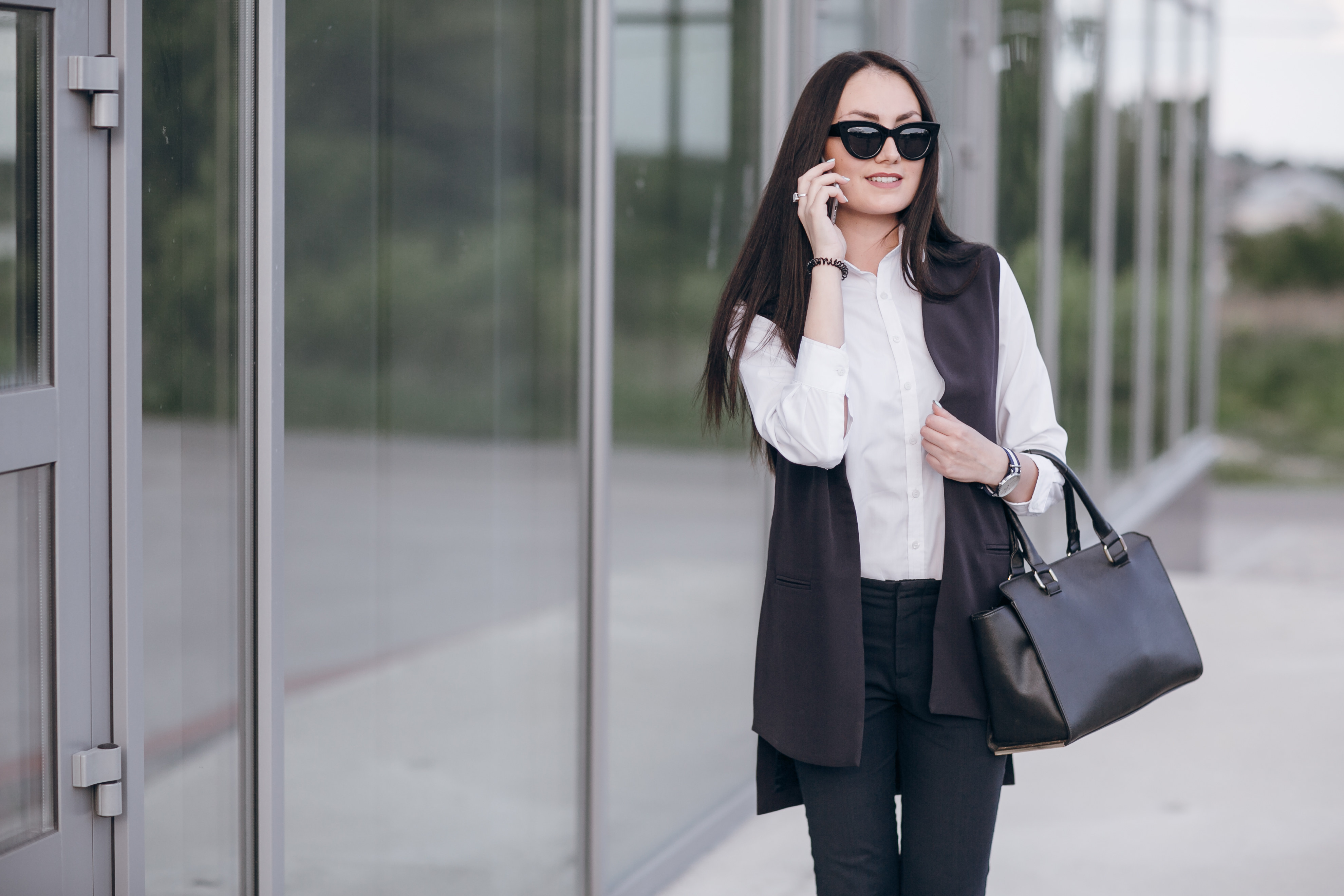 Accessorize Your Workday: Chic Office Looks